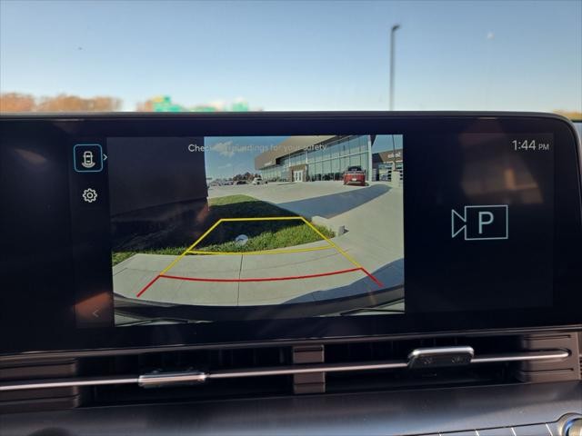 Hyundai Kona Vehicle Full-screen Gallery Image 18