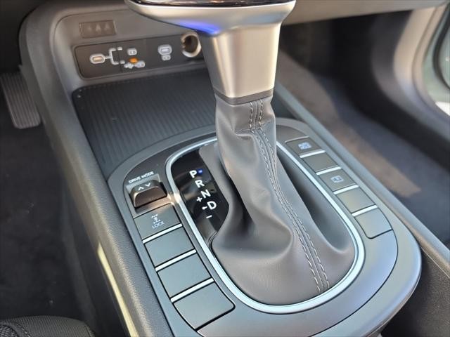 Hyundai Kona Vehicle Full-screen Gallery Image 20