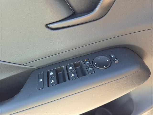 Hyundai Kona Vehicle Full-screen Gallery Image 22