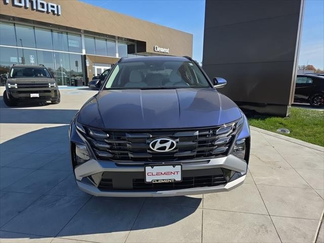 Hyundai Tucson Vehicle Full-screen Gallery Image 2