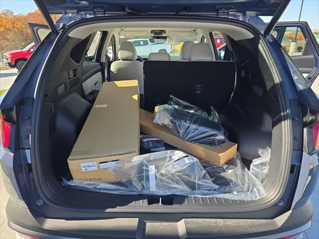 Hyundai Tucson Vehicle Full-screen Gallery Image 9