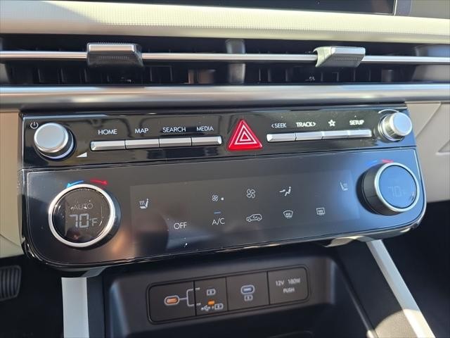 Hyundai Tucson Vehicle Full-screen Gallery Image 18