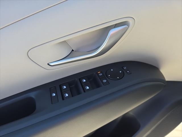 Hyundai Tucson Vehicle Full-screen Gallery Image 21