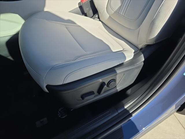 Hyundai Tucson Vehicle Full-screen Gallery Image 23