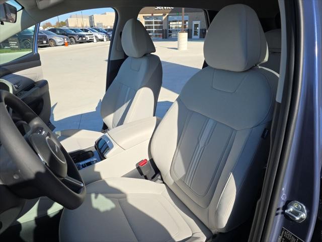 Hyundai Tucson Vehicle Full-screen Gallery Image 24