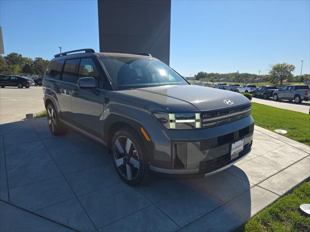 Hyundai Santa Fe Hybrid Vehicle Full-screen Gallery Image 3