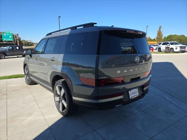 Hyundai Santa Fe Hybrid Vehicle Full-screen Gallery Image 8