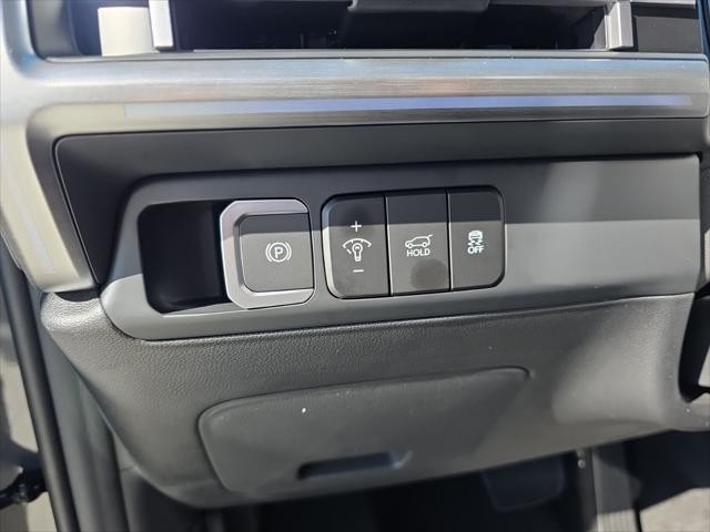 Hyundai Santa Fe Hybrid Vehicle Full-screen Gallery Image 11