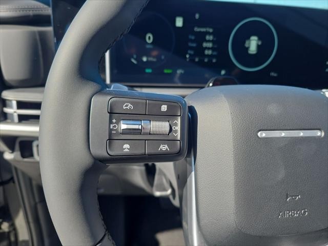 Hyundai Santa Fe Hybrid Vehicle Full-screen Gallery Image 13