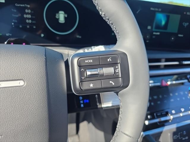 Hyundai Santa Fe Hybrid Vehicle Full-screen Gallery Image 14