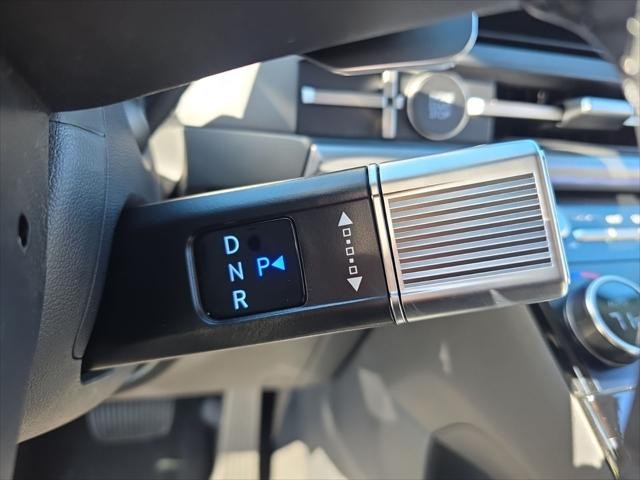 Hyundai Santa Fe Hybrid Vehicle Full-screen Gallery Image 15