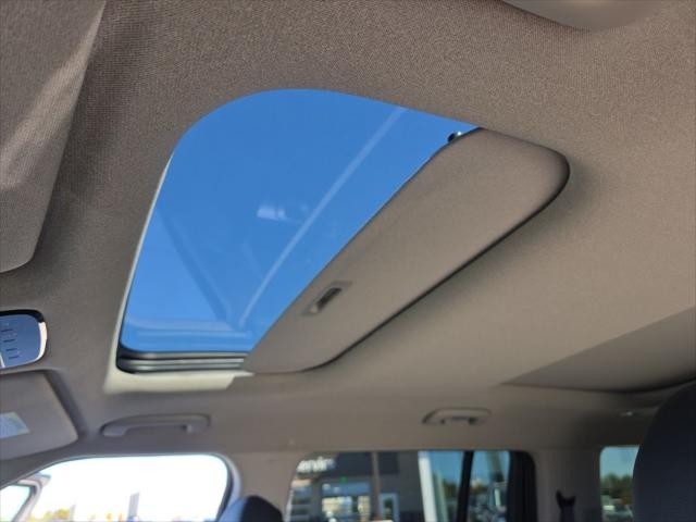 Hyundai Santa Fe Hybrid Vehicle Full-screen Gallery Image 22