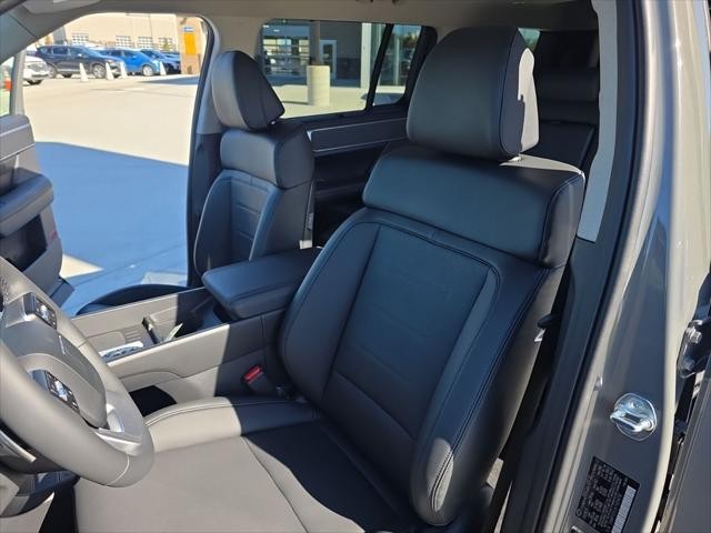 Hyundai Santa Fe Hybrid Vehicle Full-screen Gallery Image 27