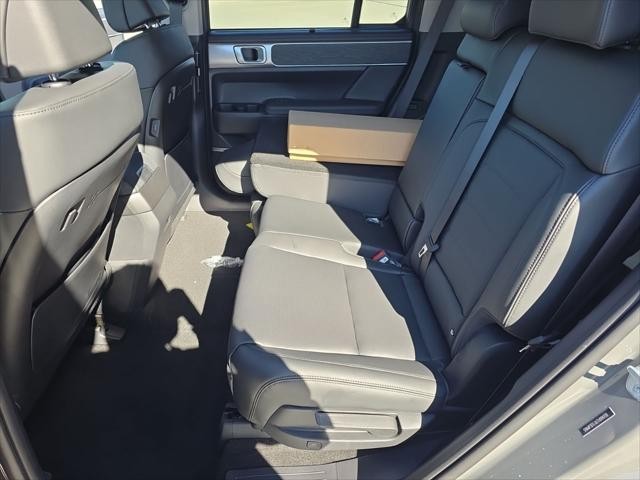 Hyundai Santa Fe Hybrid Vehicle Full-screen Gallery Image 29