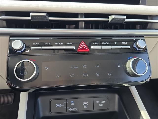 Hyundai Tucson Vehicle Full-screen Gallery Image 18