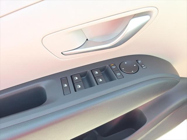 Hyundai Tucson Vehicle Full-screen Gallery Image 21