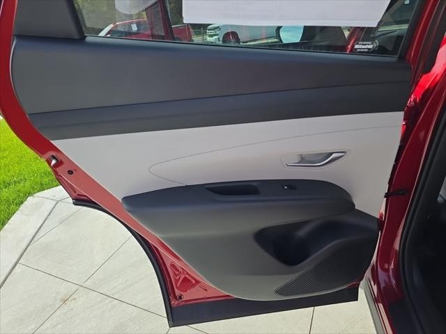 Hyundai Tucson Vehicle Full-screen Gallery Image 25