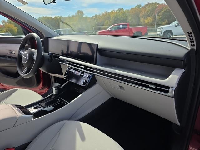 Hyundai Tucson Vehicle Full-screen Gallery Image 29