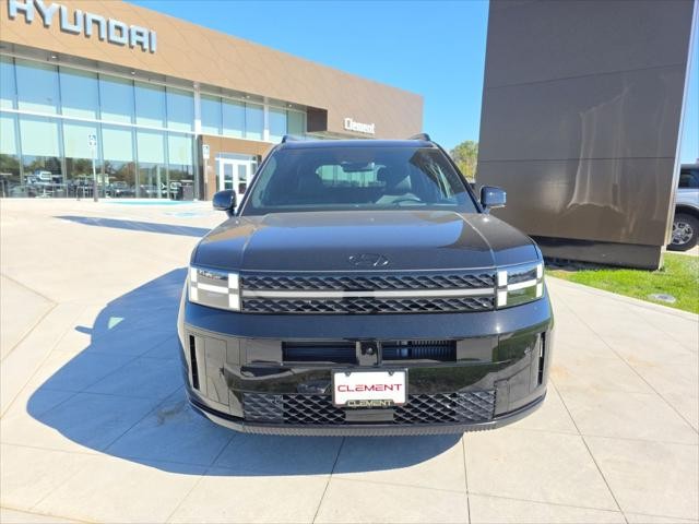 Hyundai Santa Fe Hybrid Vehicle Full-screen Gallery Image 2