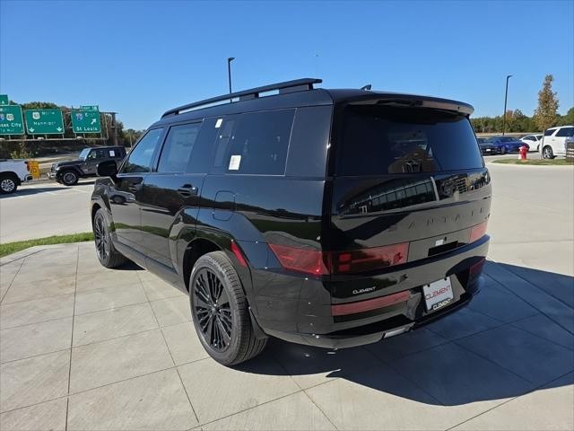 Hyundai Santa Fe Hybrid Vehicle Full-screen Gallery Image 8