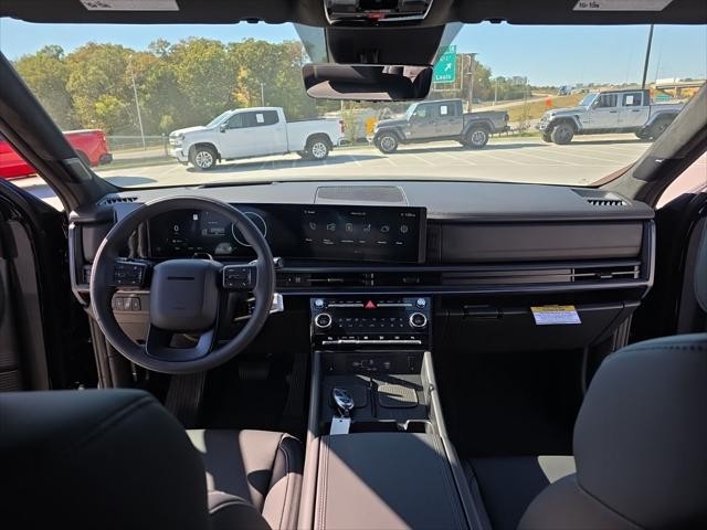 Hyundai Santa Fe Hybrid Vehicle Full-screen Gallery Image 10