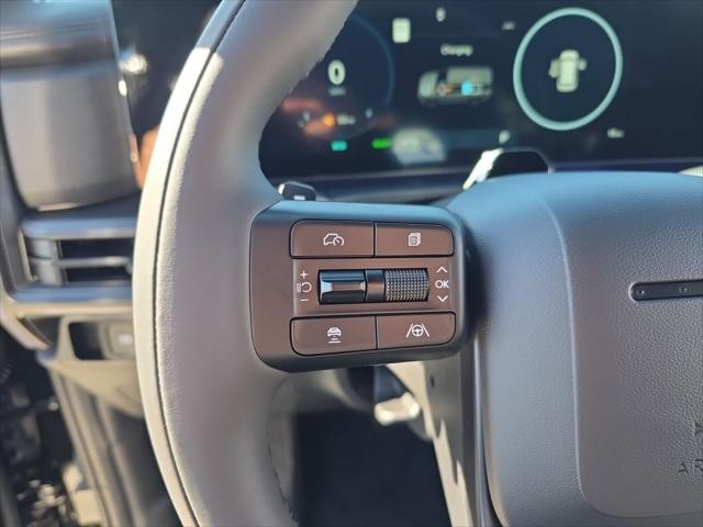 Hyundai Santa Fe Hybrid Vehicle Full-screen Gallery Image 13