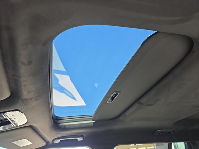 Hyundai Santa Fe Hybrid Vehicle Full-screen Gallery Image 22