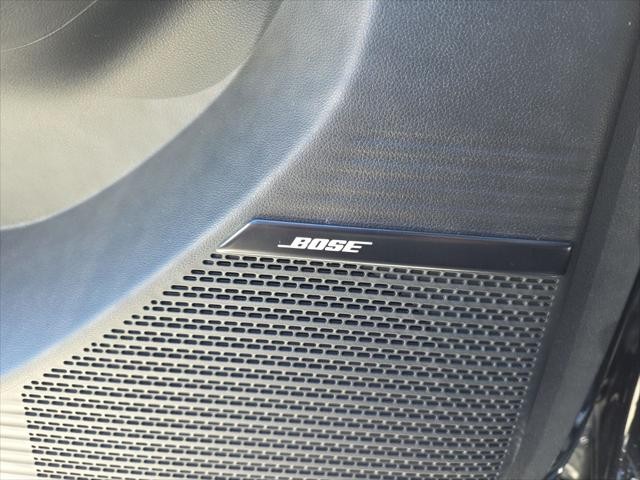 Hyundai Santa Fe Hybrid Vehicle Full-screen Gallery Image 25