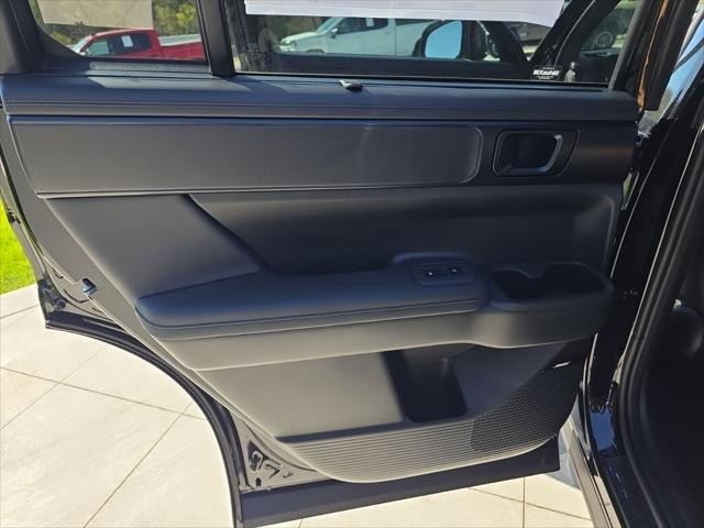 Hyundai Santa Fe Hybrid Vehicle Full-screen Gallery Image 29