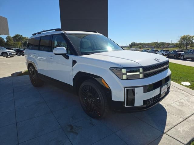 Hyundai Santa Fe Hybrid Vehicle Full-screen Gallery Image 3