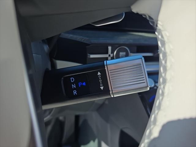 Hyundai Santa Fe Hybrid Vehicle Full-screen Gallery Image 15