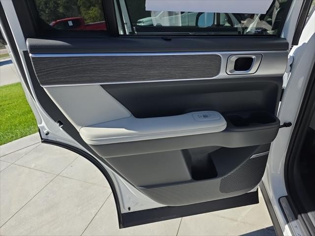 Hyundai Santa Fe Hybrid Vehicle Full-screen Gallery Image 26