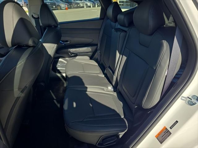 Hyundai Tucson Vehicle Full-screen Gallery Image 29