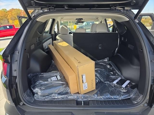 Hyundai Tucson Vehicle Full-screen Gallery Image 9