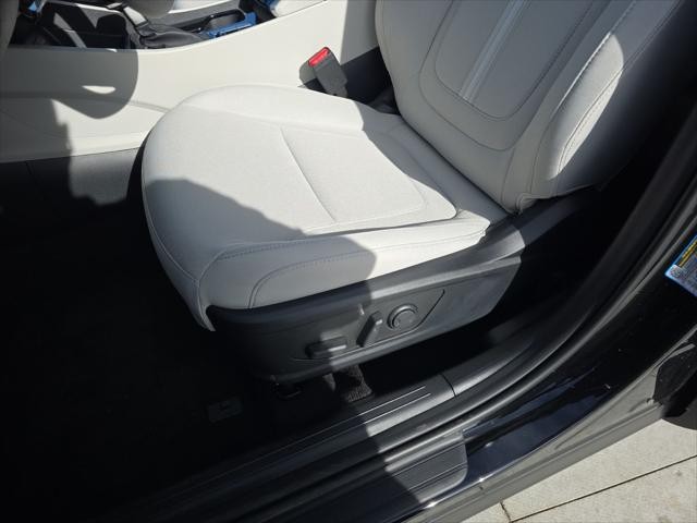 Hyundai Tucson Vehicle Full-screen Gallery Image 25