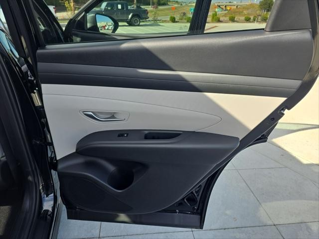 Hyundai Tucson Vehicle Full-screen Gallery Image 27