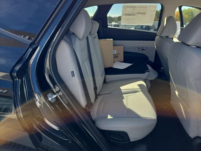 Hyundai Tucson Vehicle Full-screen Gallery Image 28