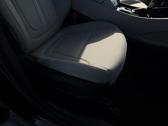 Hyundai Tucson Vehicle Full-screen Gallery Image 29