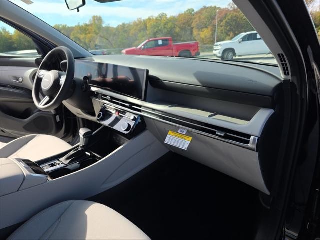 Hyundai Tucson Vehicle Full-screen Gallery Image 30