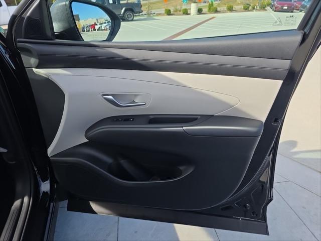 Hyundai Tucson Vehicle Full-screen Gallery Image 31