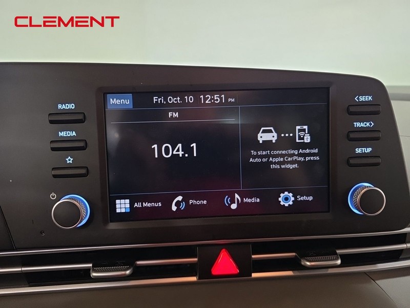 Hyundai Elantra Vehicle Full-screen Gallery Image 16