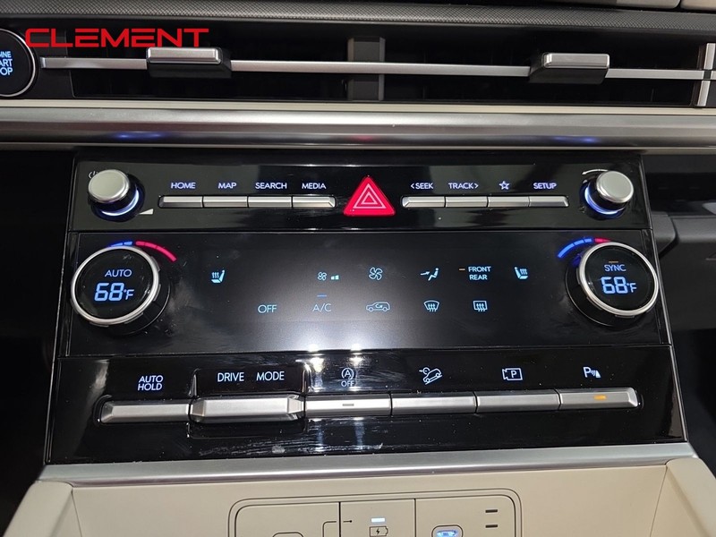 Hyundai Santa Fe Vehicle Full-screen Gallery Image 20