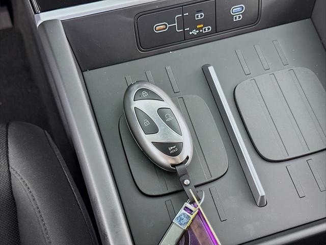 Hyundai Santa Fe Hybrid Vehicle Image 20