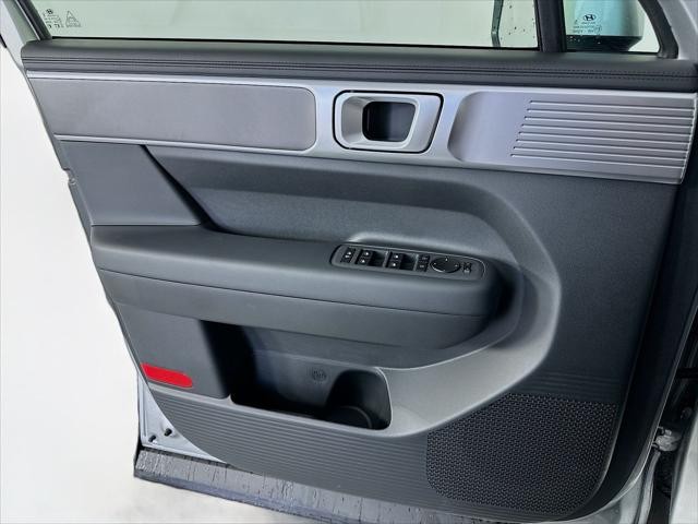 Hyundai Santa Fe Hybrid Vehicle Image 22