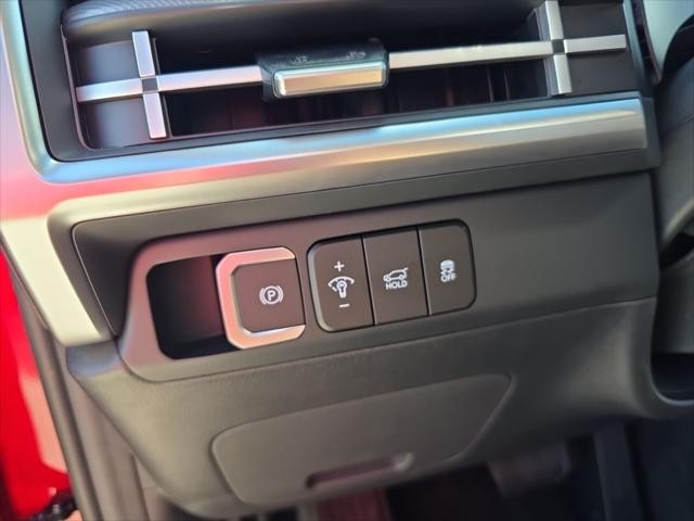 Hyundai Santa Fe Hybrid Vehicle Full-screen Gallery Image 11