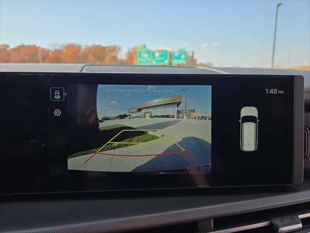 Hyundai Santa Fe Hybrid Vehicle Full-screen Gallery Image 19