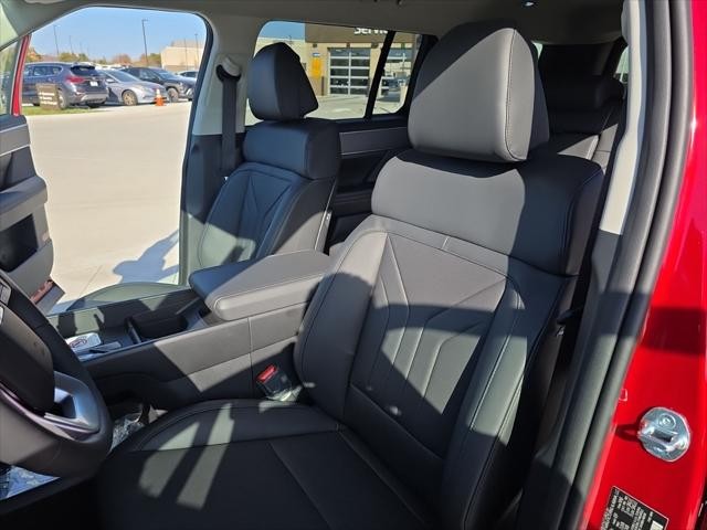 Hyundai Santa Fe Hybrid Vehicle Full-screen Gallery Image 25