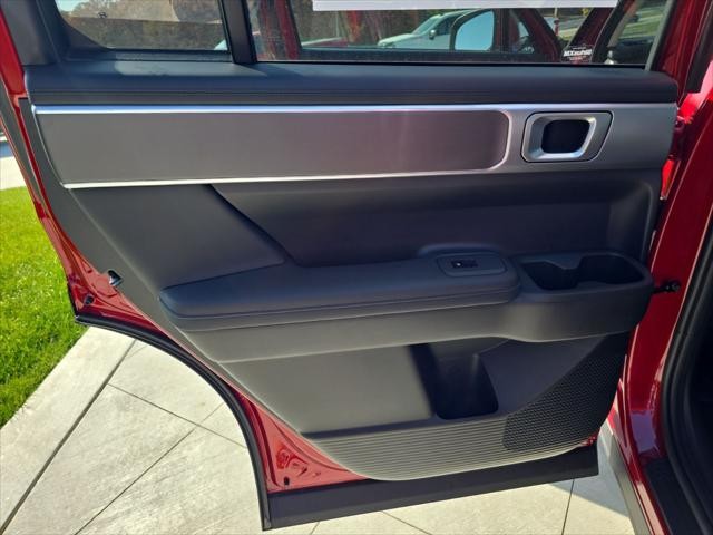 Hyundai Santa Fe Hybrid Vehicle Full-screen Gallery Image 26