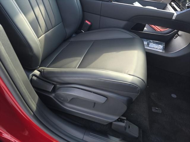 Hyundai Santa Fe Hybrid Vehicle Full-screen Gallery Image 29