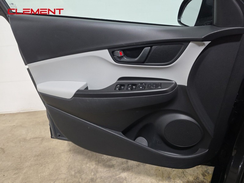 Hyundai Kona Vehicle Image 23